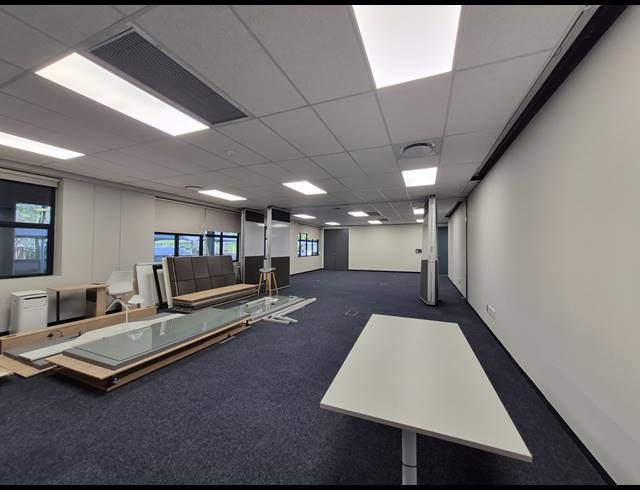 133M² OFFICE TO LET IN MELROSE ESTATE